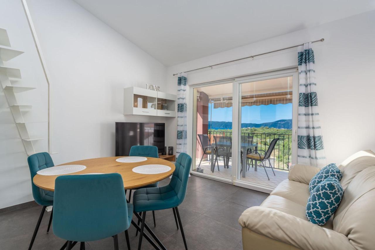 Gallery Apartment In Skrbcici Ngoại thất bức ảnh