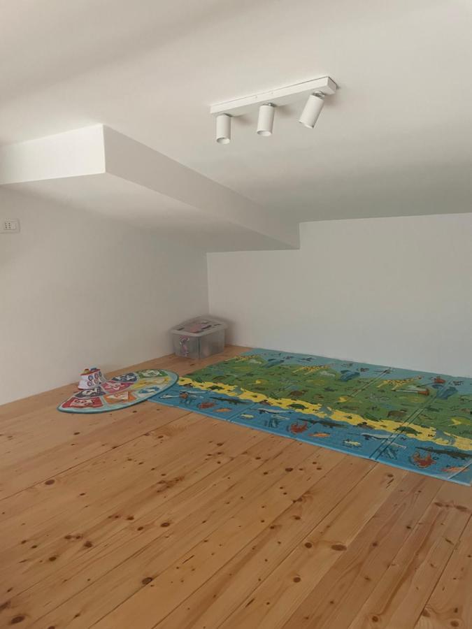 Gallery Apartment In Skrbcici Ngoại thất bức ảnh